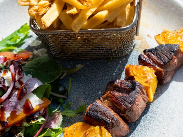 Brasserie La Mule du Pape Brochette de magret de canard à l’orange.jpg