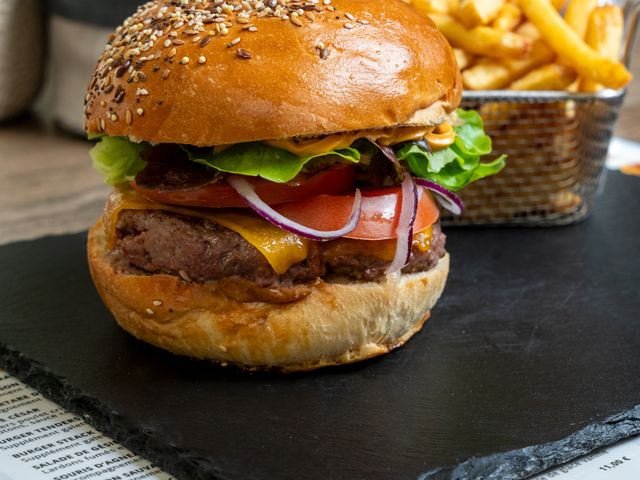 Brasserie La Mule du Pape Burger steack haché du boucher 150g