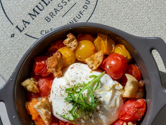 Brasserie La Mule du Pape Burrata di Buffala & tomates cerises rôties à l’ail.jpg