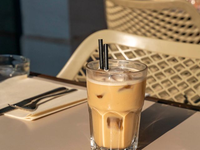 Brasserie La Mule du Pape Latte Macchiato