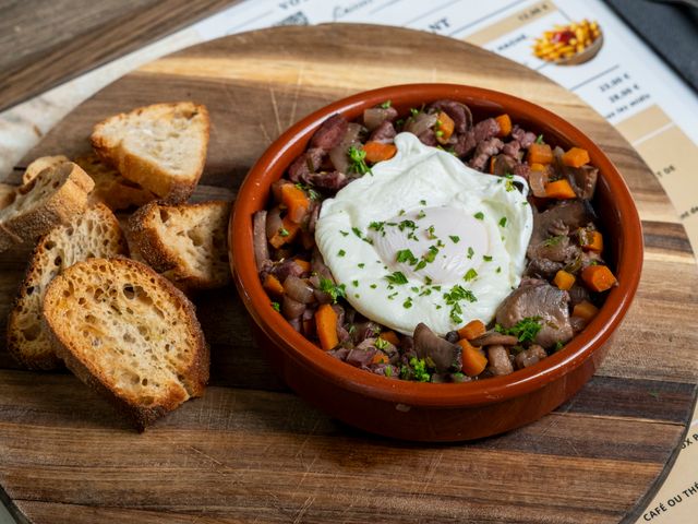 Brasserie La Mule du Pape Oeuf poché en meurette